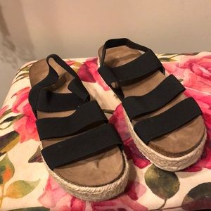 Madden Girl Platform Sandals Size 7